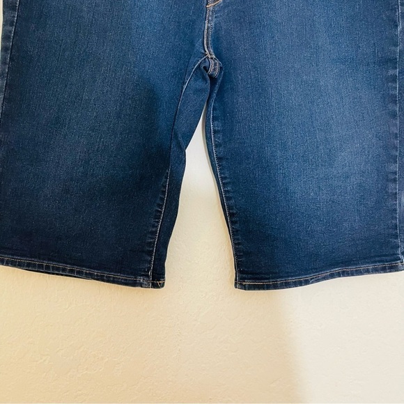 Levi’s Hi-Rise Denim Shorts Women Size 31 Blue Pockets Stretch - Picture 8 of 13
